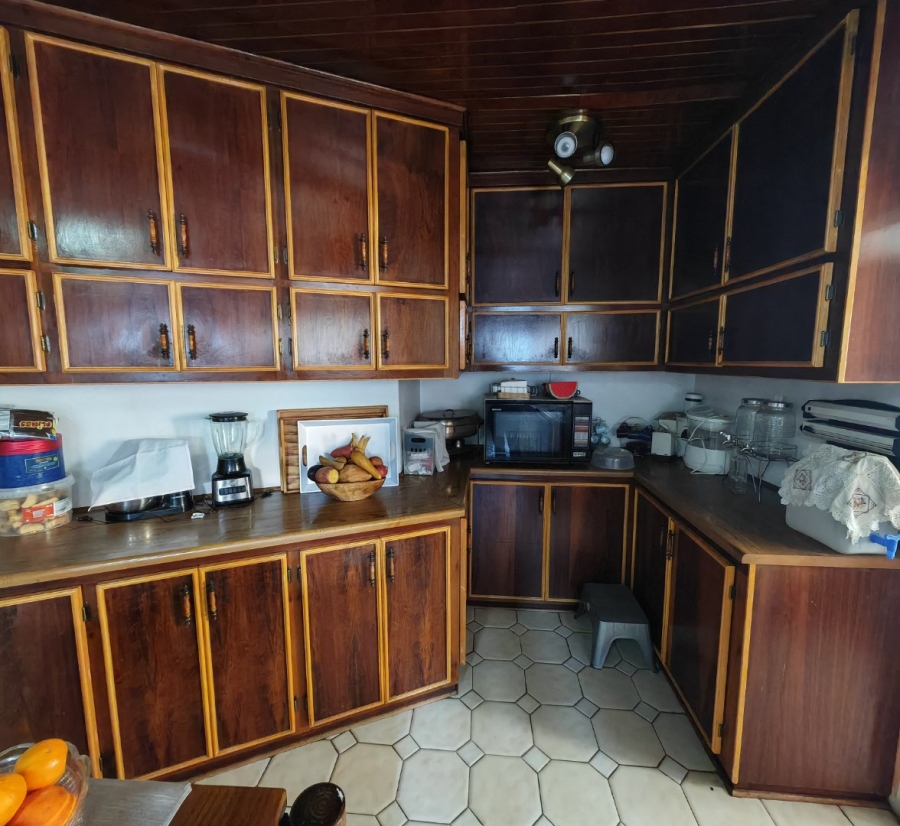 6 Bedroom Property for Sale in Heuwelsig Free State